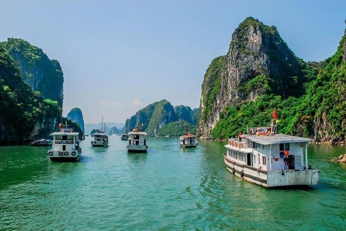 When to visit Vietnam for 2 weeks to explore Ha Long Bay?