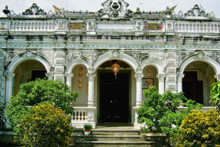 Visit to the Huynh Thuy Le Ancient House, full of quiet charm and history