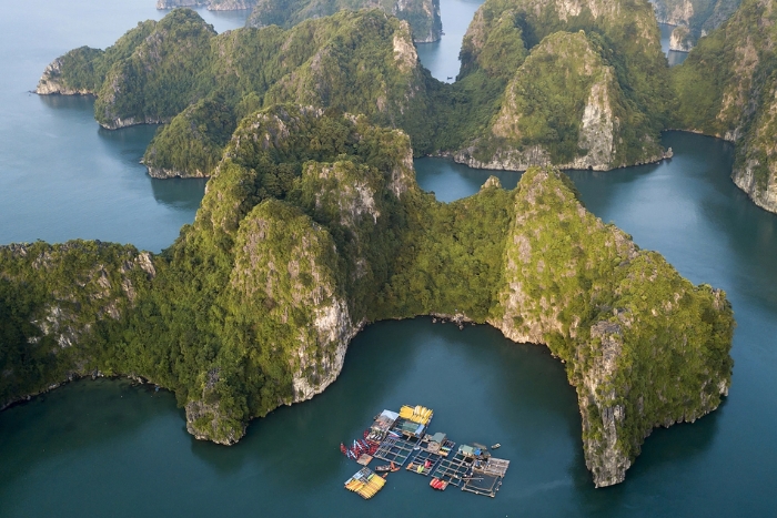 Ha Long Bay (World Natural Heritage List)