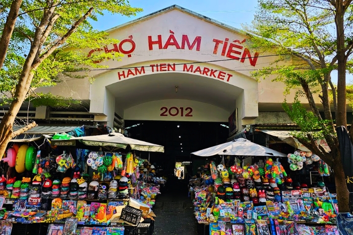Exploring Ham Tien Market during 4 days in Dalat Phan Thiet