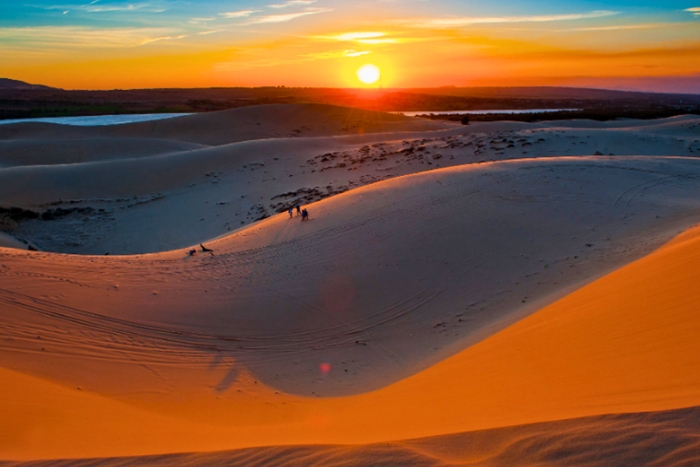 Sunset adventure at Red Sand Dunes - unforgettable in my Dalat Phan Thiet itinerary