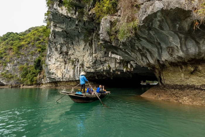 Luon Cave, Halong Bay