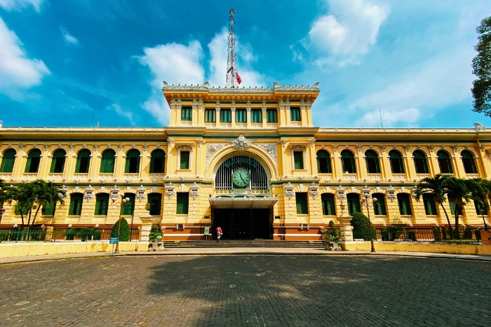 Architecture of the iconic Saigon Central Post Office