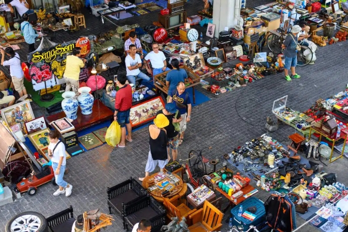 Chatuchak – the world's largest open-air market in Bangkok