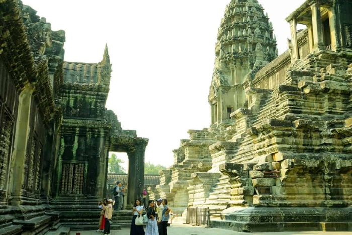The Angkor Wat Complex, Siem Reap