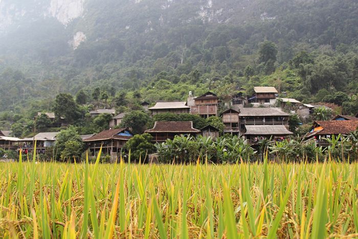 Pac Ngoi is one of the most emblematic villages of Ba Be 
