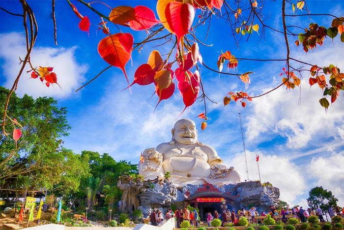 Discover the Grand Buddha Pagoda