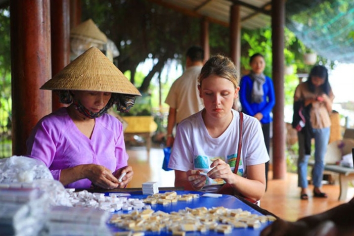 Visit to a coconut candy factory – Bến Tre specialty