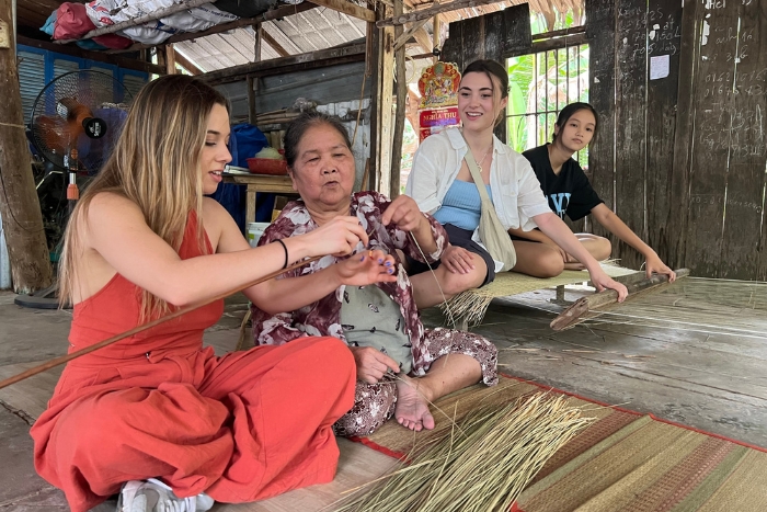 Immersive experience: weaving a colorful mat alongside the craftswomen of Nhon Thanh