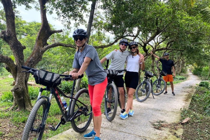 Cycling, a simple and immersive means of transport in Ben Tre