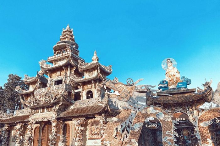 Linh Phuoc Pagoda is famous in Da Lat