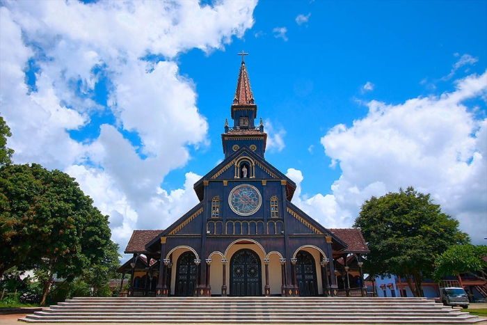 The beauty of the over 100-year-old wooden church in Kon Tum