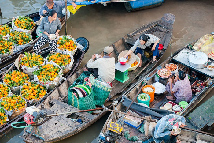 Visit Cai rang floating village in Can Tho 2-day itinerary