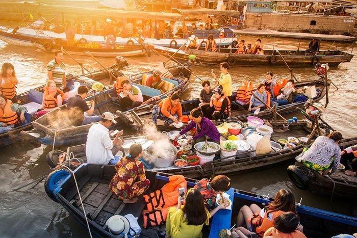 Authentic life at the Cai Rang floating market