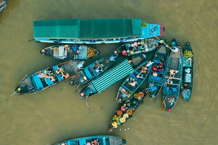 How to get to Cai Rang floating market?