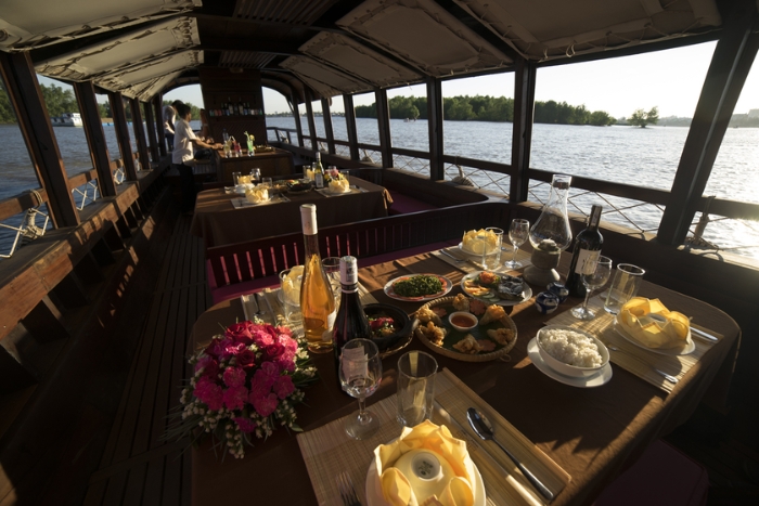 Sunset cruise on Mystic sampan – perfect girlie weekend in Can Tho
