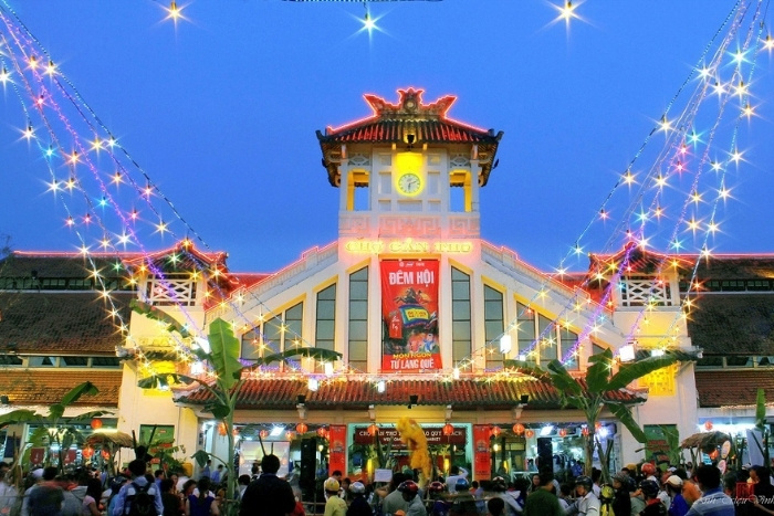 Can Tho Night Market
