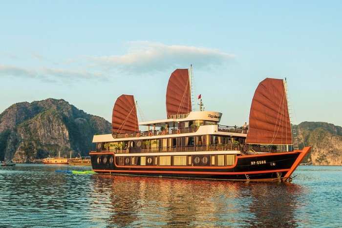 Cozy Boutique Cruise in Lan Ha Bay