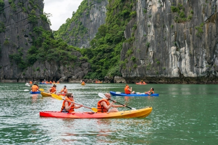 Kayaking session among the stunning karst formations