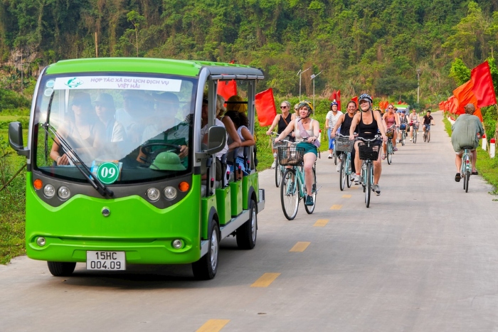 Bike tour in Viet Hai fishing village