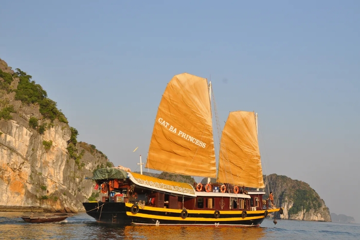 Cat Ba Princess junk cruise, explore Lan Ha Bay 3-day cruise 