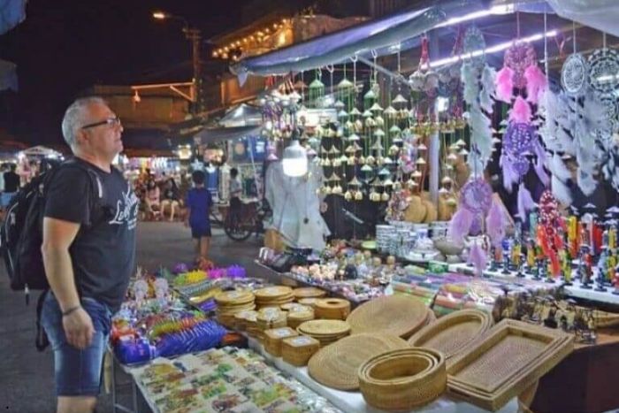 Souvenir shop in Cat Ba