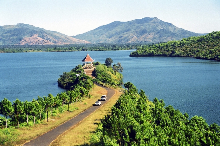 Sea Lake in Pleiku, Gia Lai – T'Nung Lake, a famous and beautiful spot in the Central Highlands
