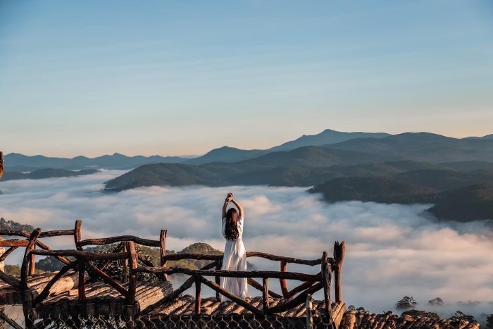 Morning above the clouds in Cau Dat, Dalat