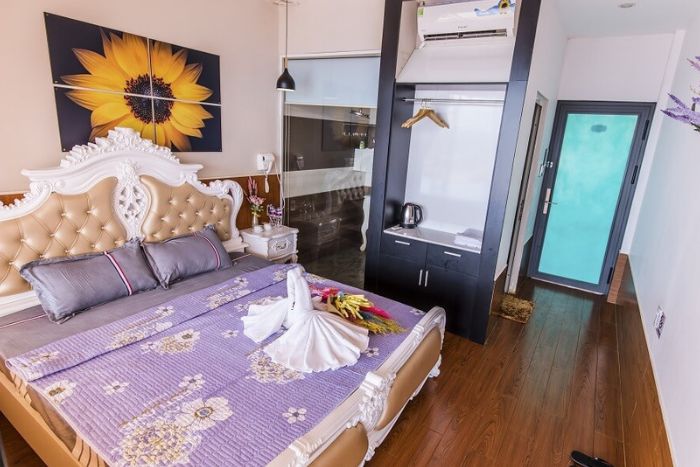 Ta Dung Topview Homestay features rooms built from local wood