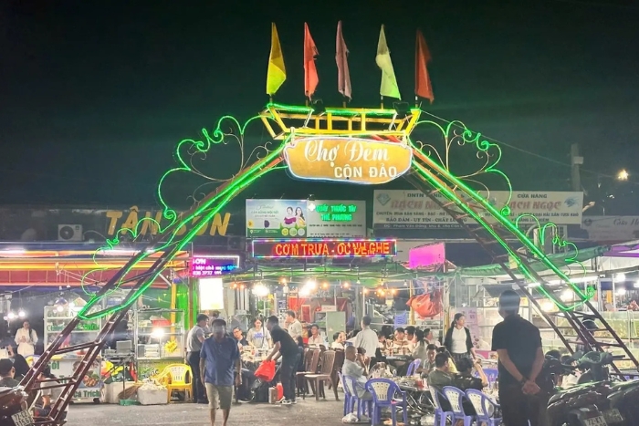 Lively and bustling atmosphere at Con Dao Night Market