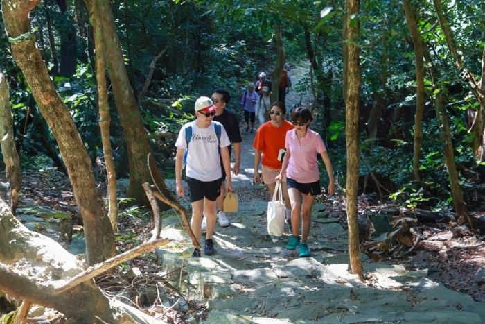 On foot – For short distances and leisurely walkers