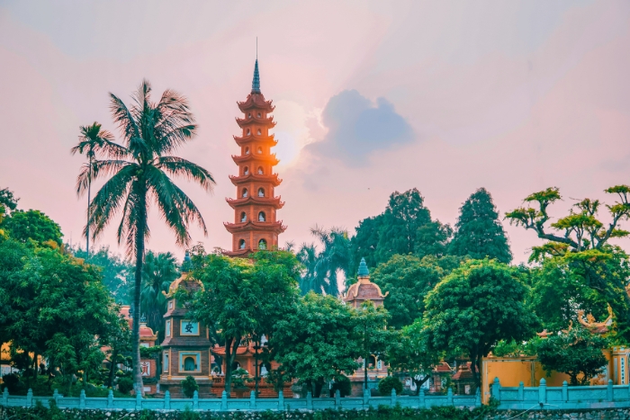 Tran Quoc Pagoda glows at sunset
