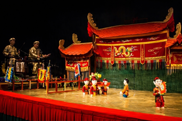 Magic on the water at the Water Puppet Theatre - Between traditional music and ancestral art