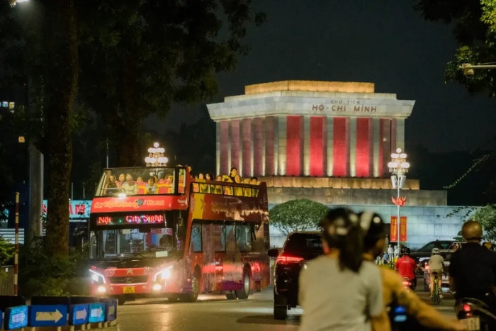 Hanoi double-decker bus – A unique way to discover the city