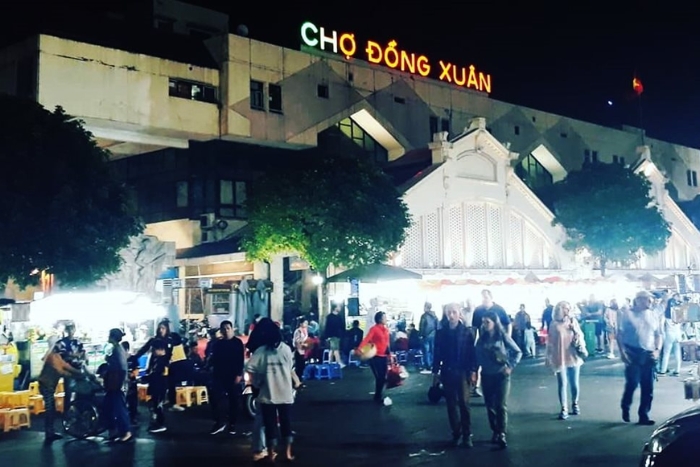 Dong Xuan Market at night, a culinary experience to enjoy