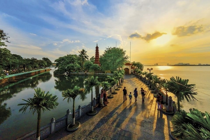 Elegance and serenity of Tran Quoc Pagoda in 4 days in Hanoi