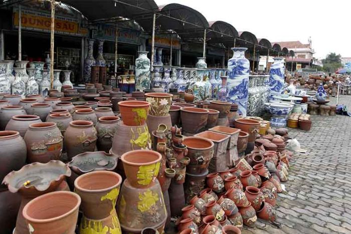 Visit Bat Trang Ceramic Village
