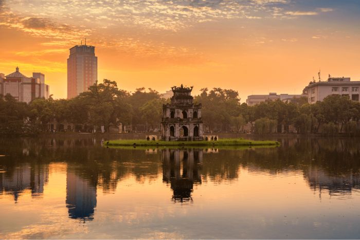 Peaceful stroll around Hoan Kiem Lake
