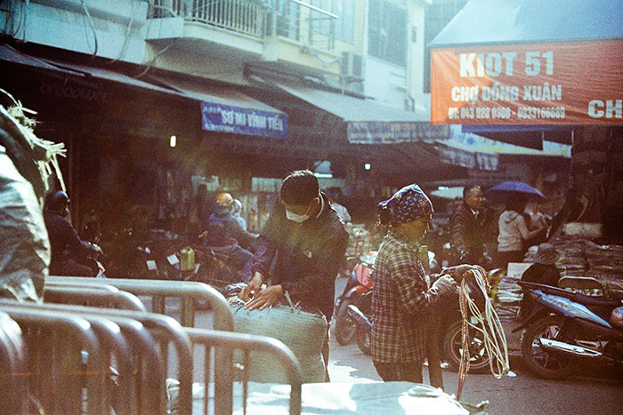 Early morning at Dong Xuan market.