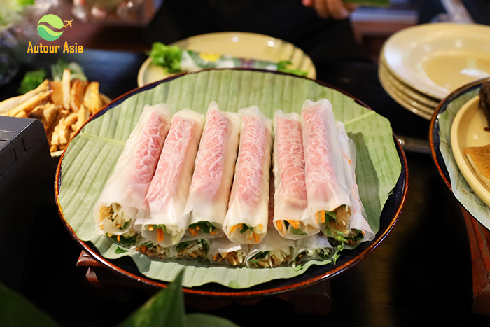Nem cuốn (Spring rolls with pork)