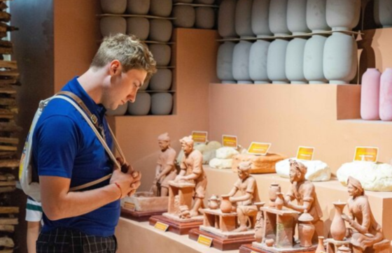 One Day To Experience In Bat Trang Pottery Museum In Hanoi, Vietnam