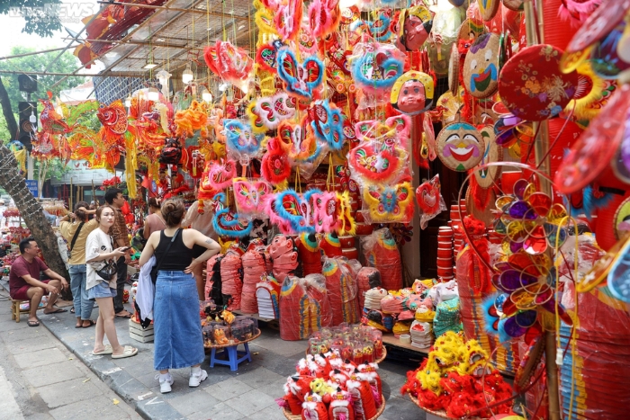 Best time to visit Hanoi for those who enjoy food and festivals is between October and April