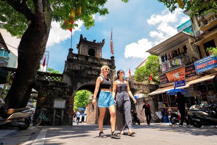 Experience with distinctive Hanoi tourist attractions