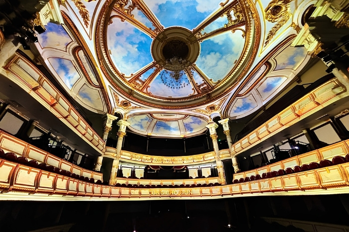 What to see at Hanoi Opera House ?