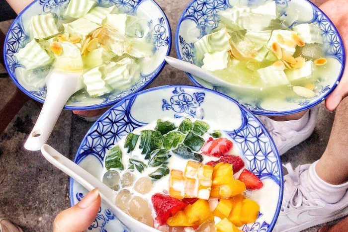 A perfect ending for your motorbike Hanoi food tour - che