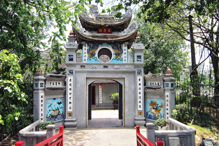 Gate of Ngoc Son Temple - Dac Nguyet Lau