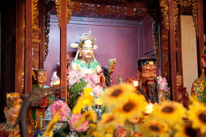 The statue of Van Xuong De Quan