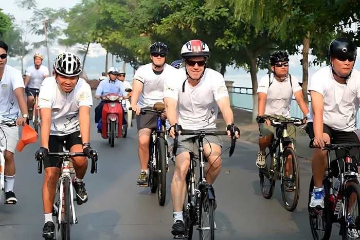 Bicycles are suitable for visiting the old town