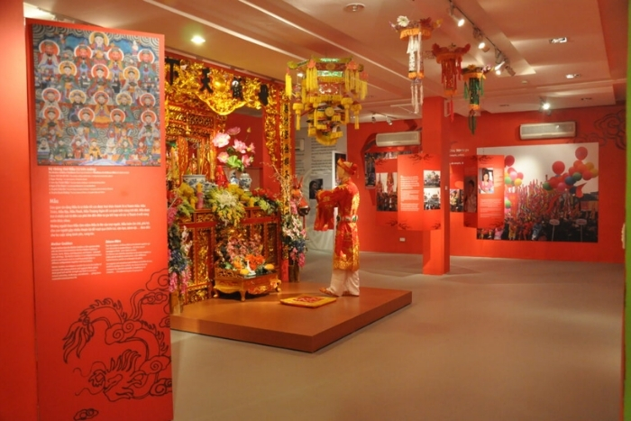 Explore the spiritual cultural space