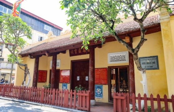 Visit To Bach Ma Temple Vietnam : The Best Temple In Hanoi Old Quarter